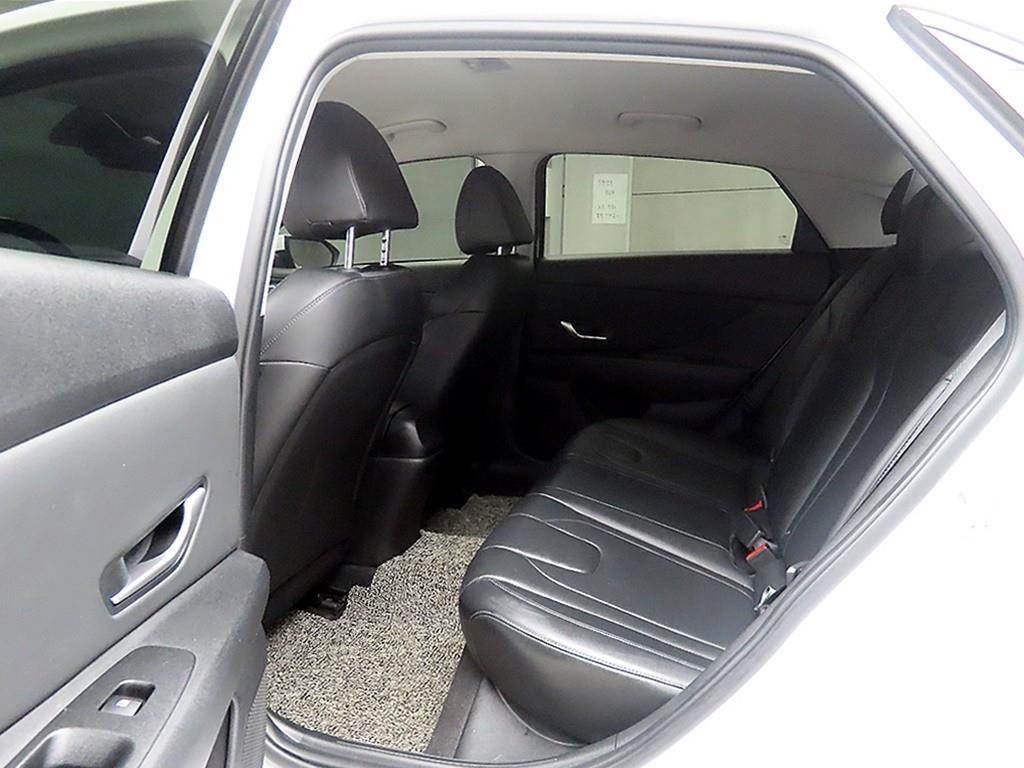 HYUNDAI Avante - Vista 6