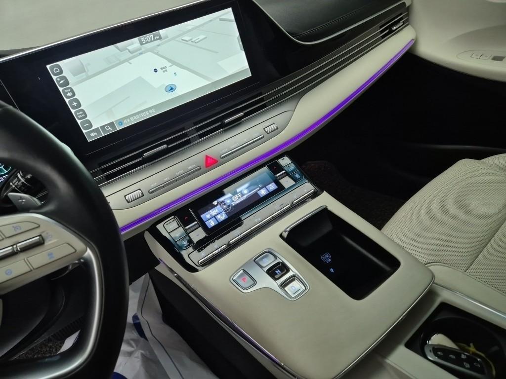 HYUNDAI Grandeur - Vista 10