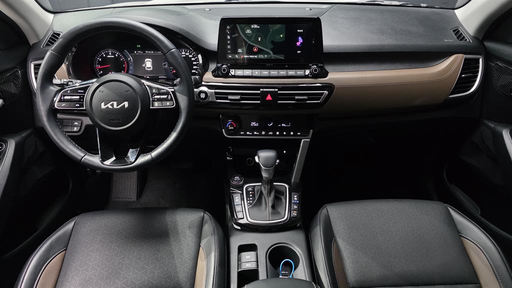 KIA Seltos - Vista 8