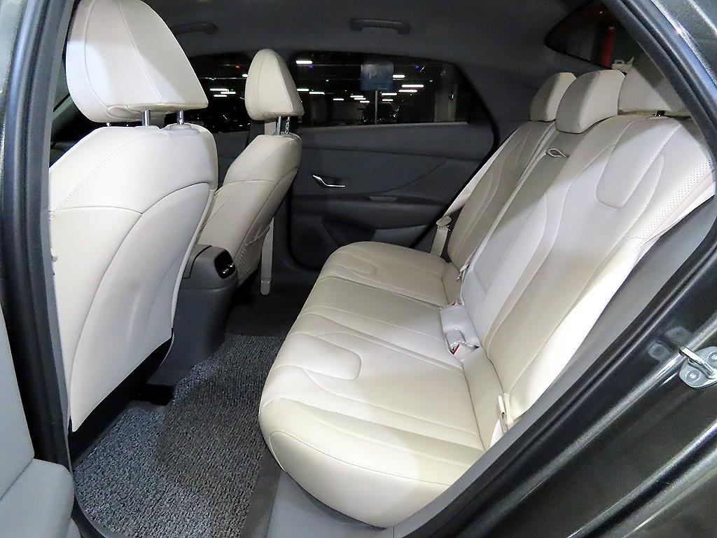 HYUNDAI Avante - Vista 6