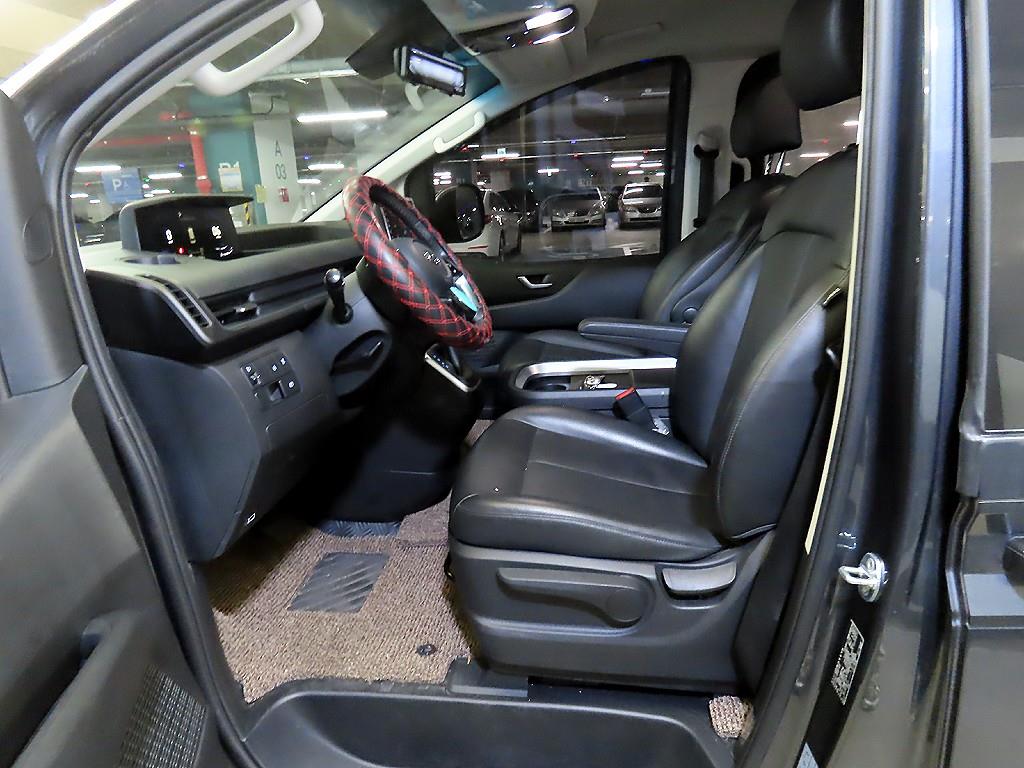 HYUNDAI Staria - Vista 6