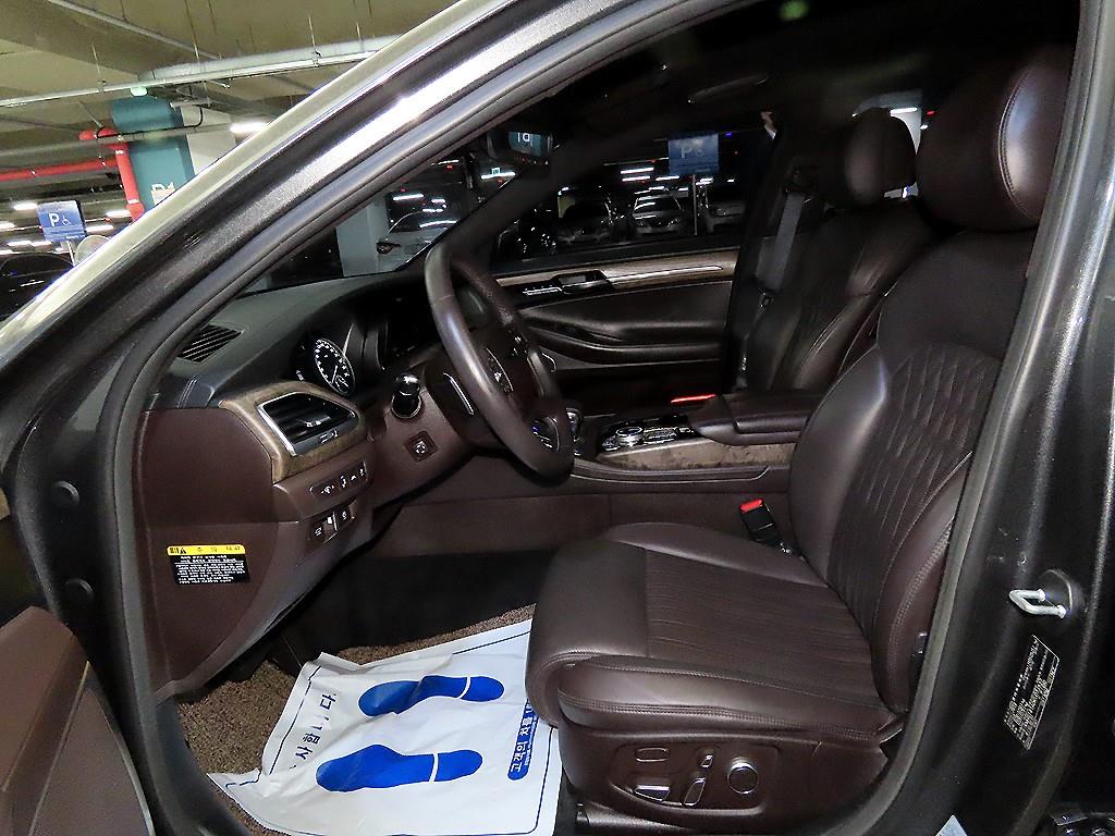 Genesis G90 - Vista 10