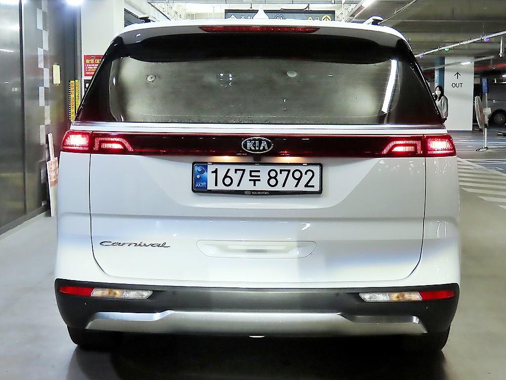 KIA Carnival - Vista 5