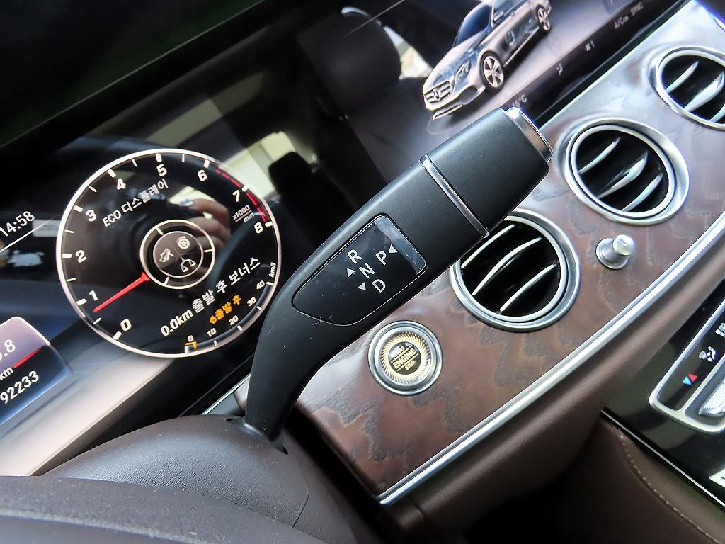 Mercedes Benz E class - Vista 10