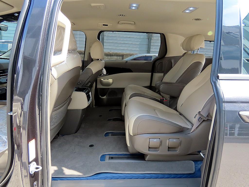 KIA Carnival - Vista 6