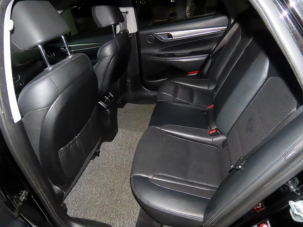 HYUNDAI Grandeur - Vista 7