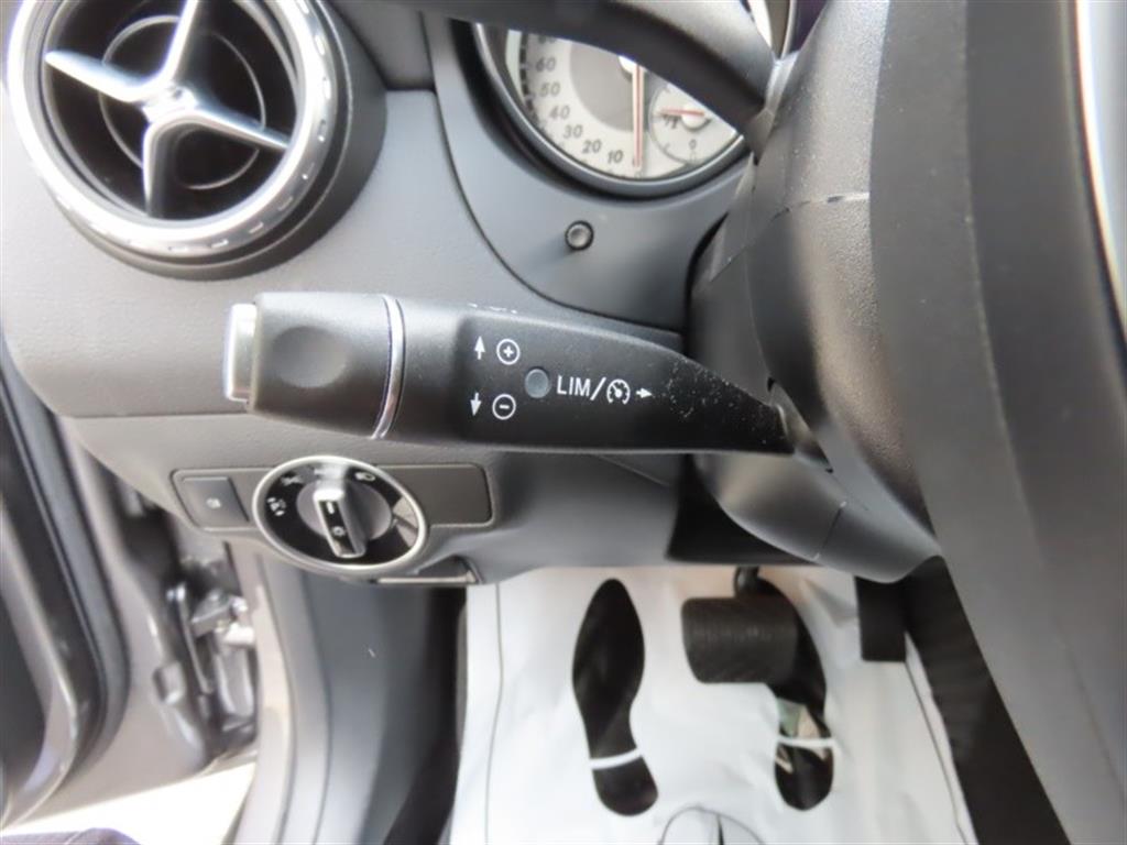 Mercedes Benz GLA Class 2017 Gris - Importación desde Corea - HF Imports Iquique - Foto 12