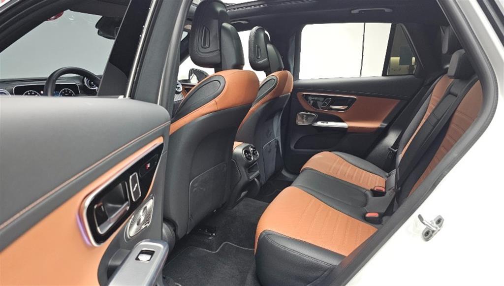 Mercedes Benz GLC Class - Vista 12