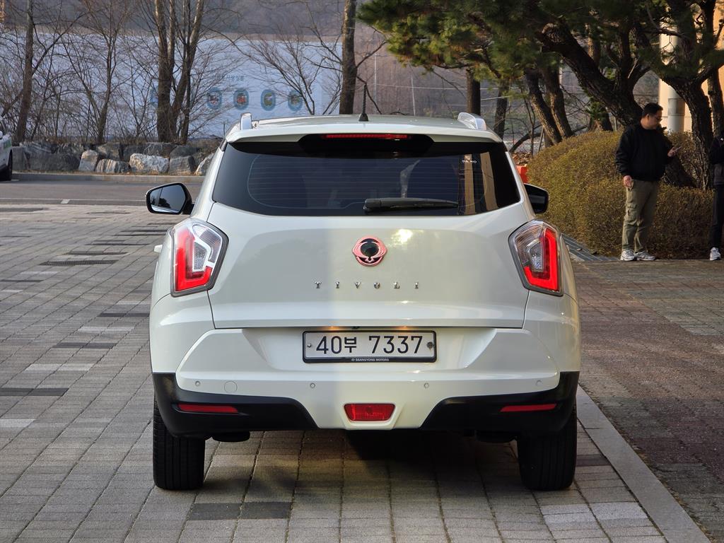 Ssangyong Tivoli - Vista 6