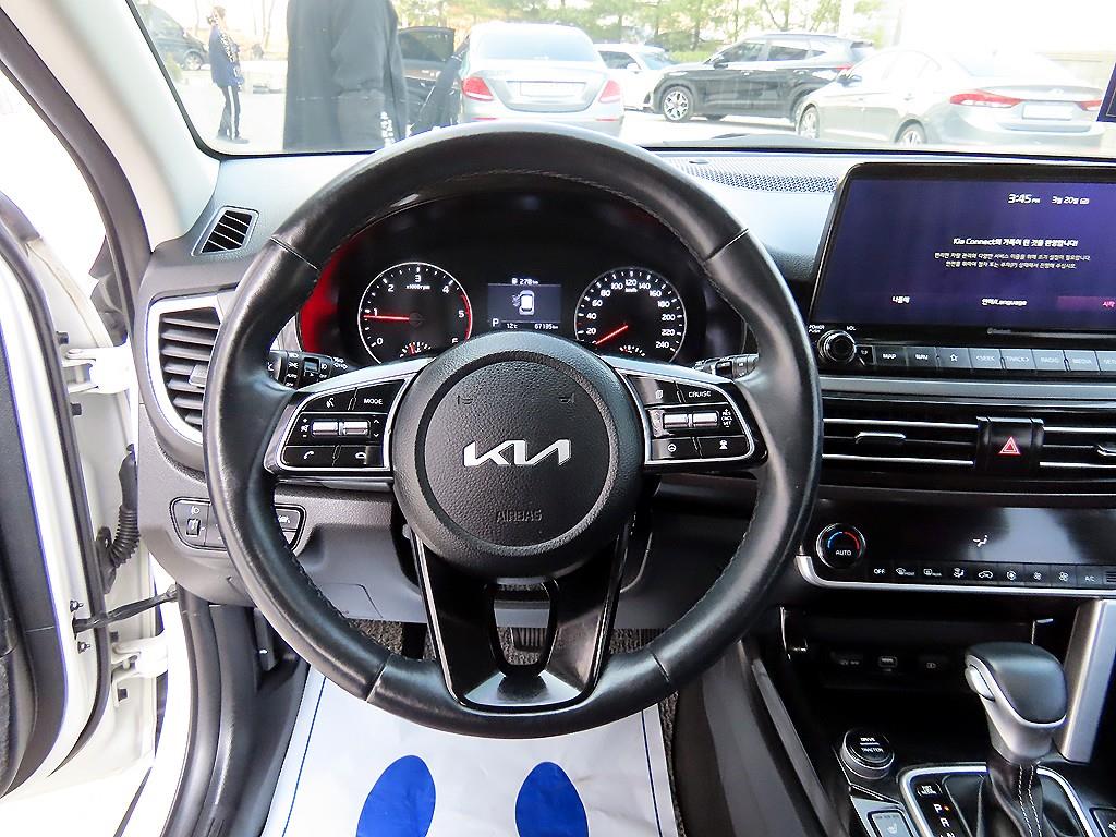 KIA Seltos - Vista 8