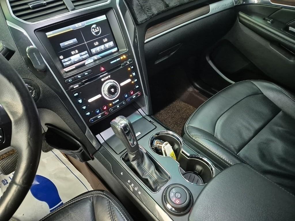 Ford Explorer - Vista 11