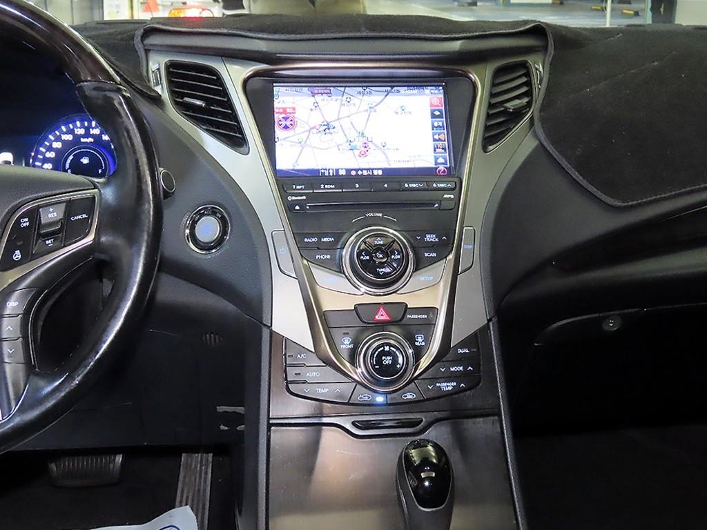 HYUNDAI Grandeur - Vista 11