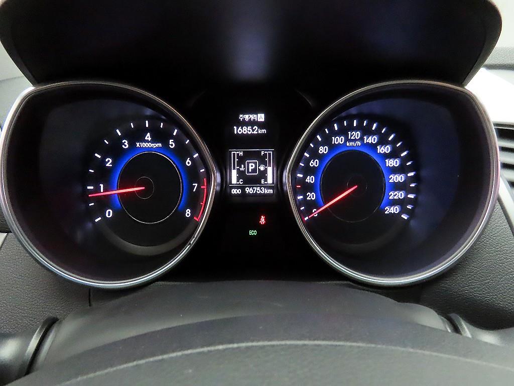 HYUNDAI Avante - Vista 6