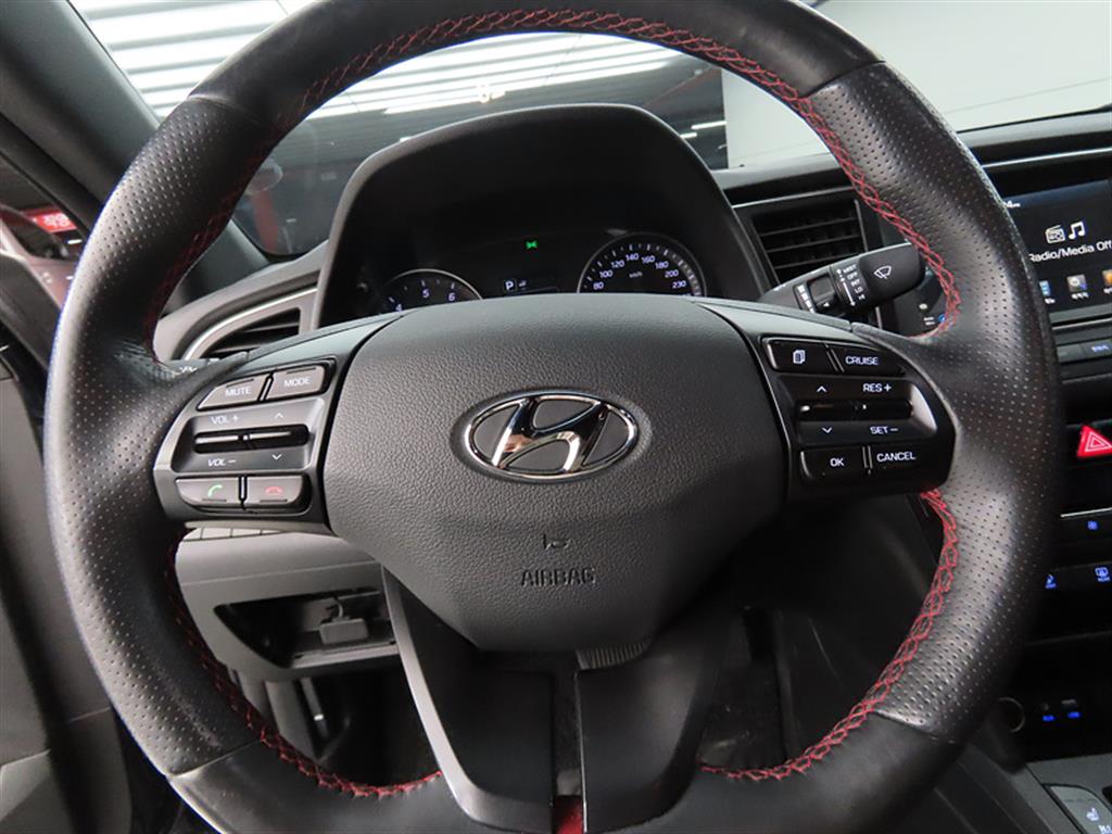 HYUNDAI Avante - Vista 8