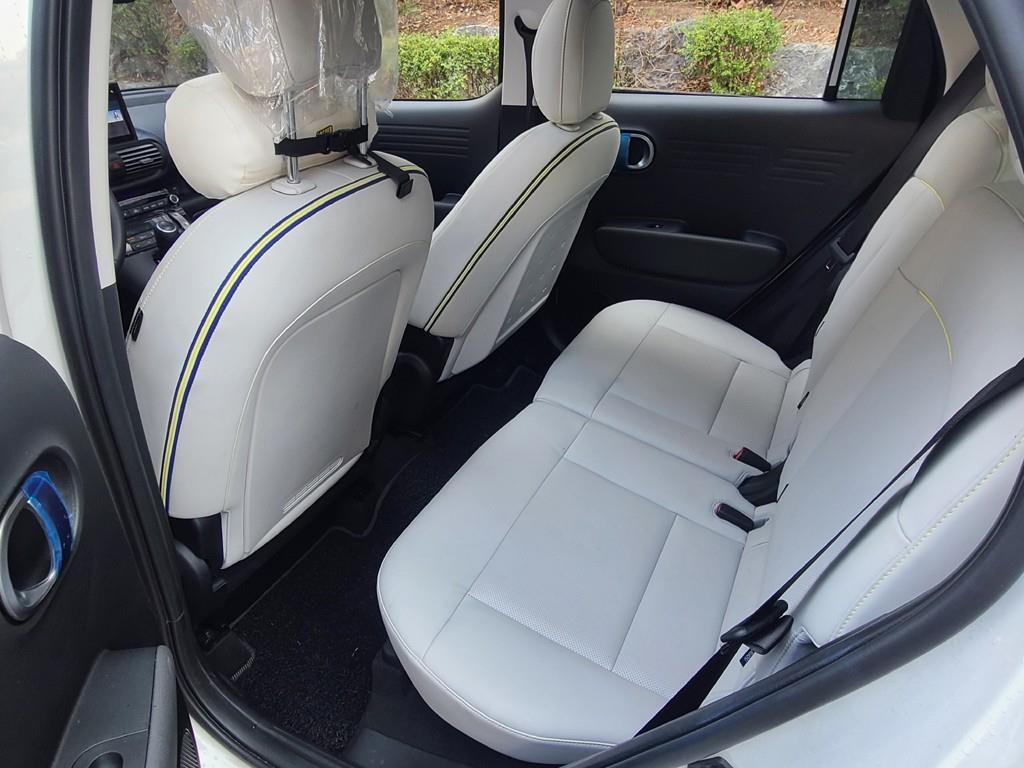 HYUNDAI Casper - Vista 8