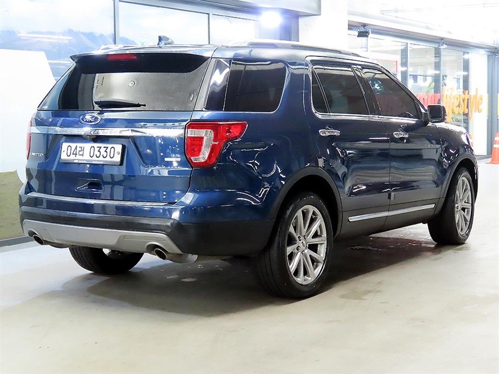 Ford Explorer - Vista 4