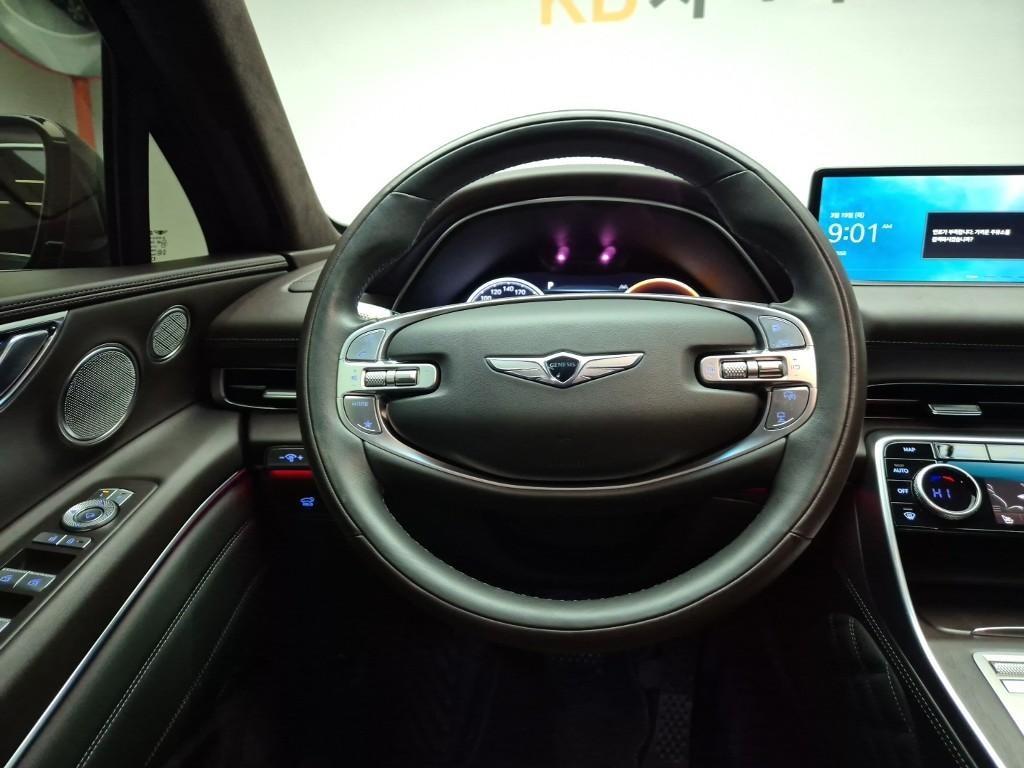 Genesis GV80 - Vista 9