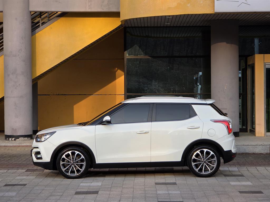 Ssangyong Tivoli - Vista 4