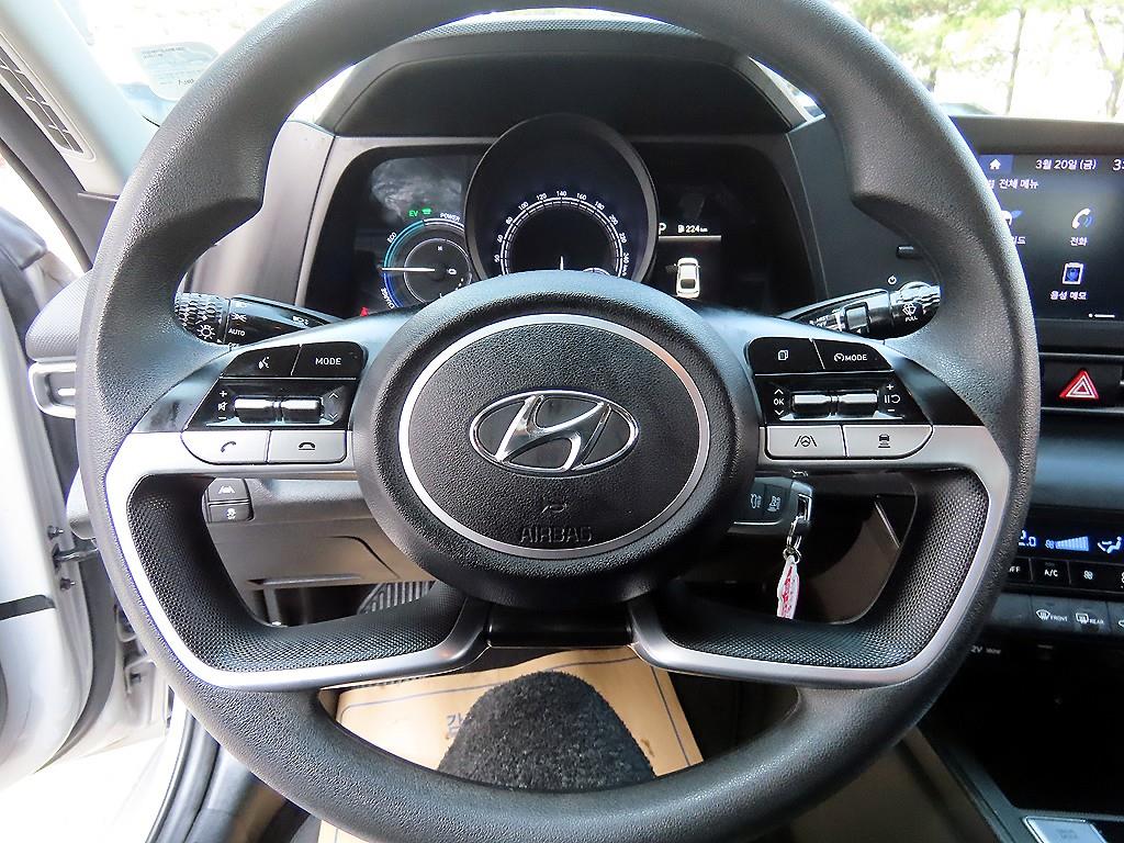 HYUNDAI Avante - Vista 8