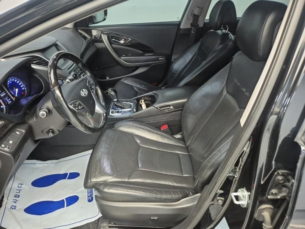 HYUNDAI Grandeur - Vista 11