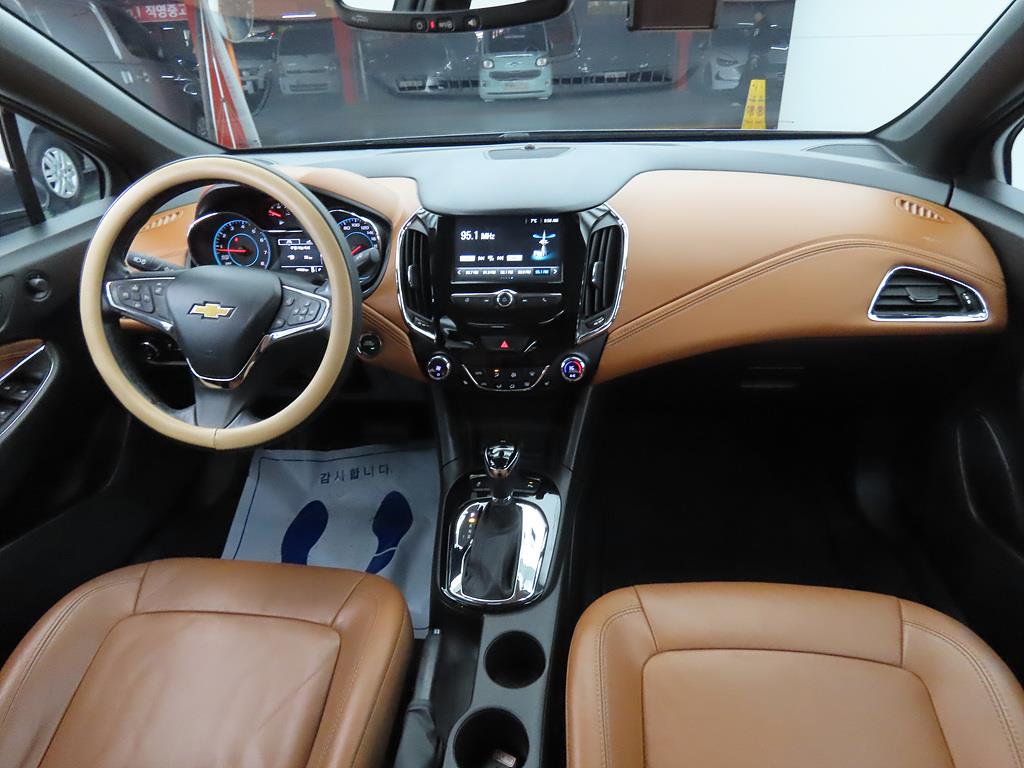 Chevrolet Cruise - Vista 5