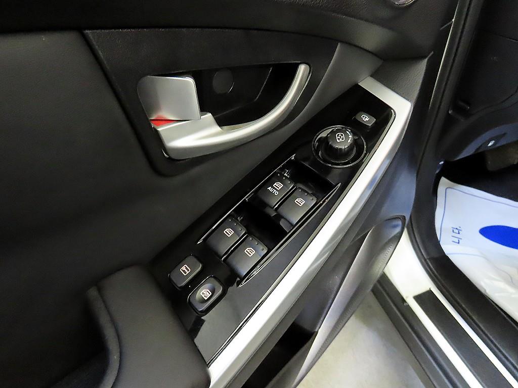 Ssangyong Korando 2015 Blanco - Importación desde Corea - HF Imports Iquique - Foto 13