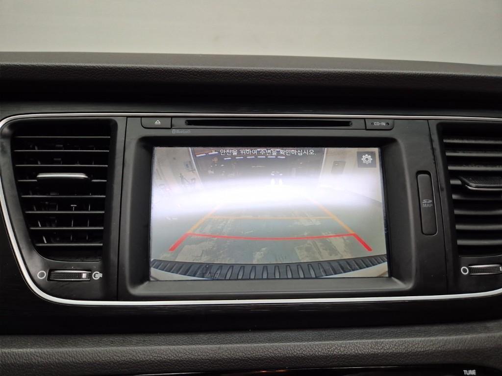 KIA Carnival - Vista 12