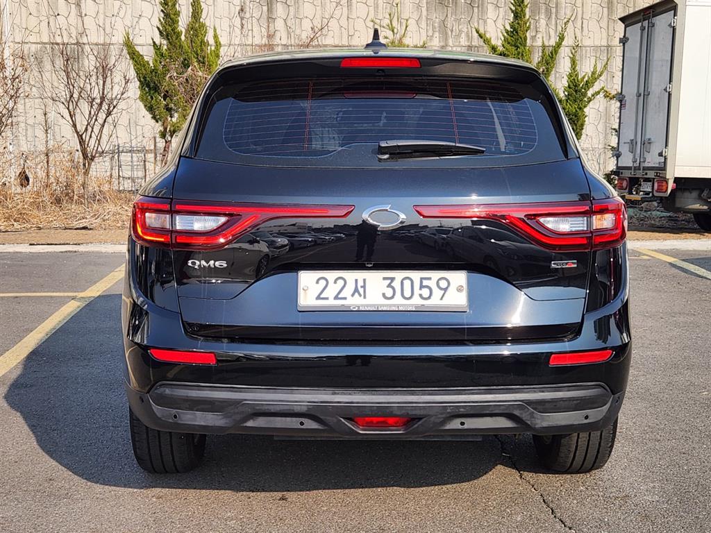 SAMSUNG QM6 - Vista 6