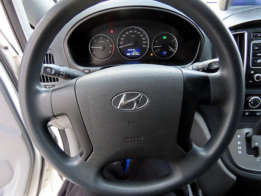 HYUNDAI Starex - Vista 8