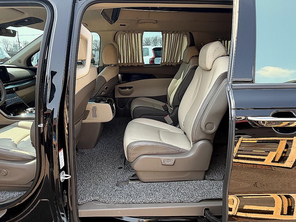 KIA Carnival - Vista 7