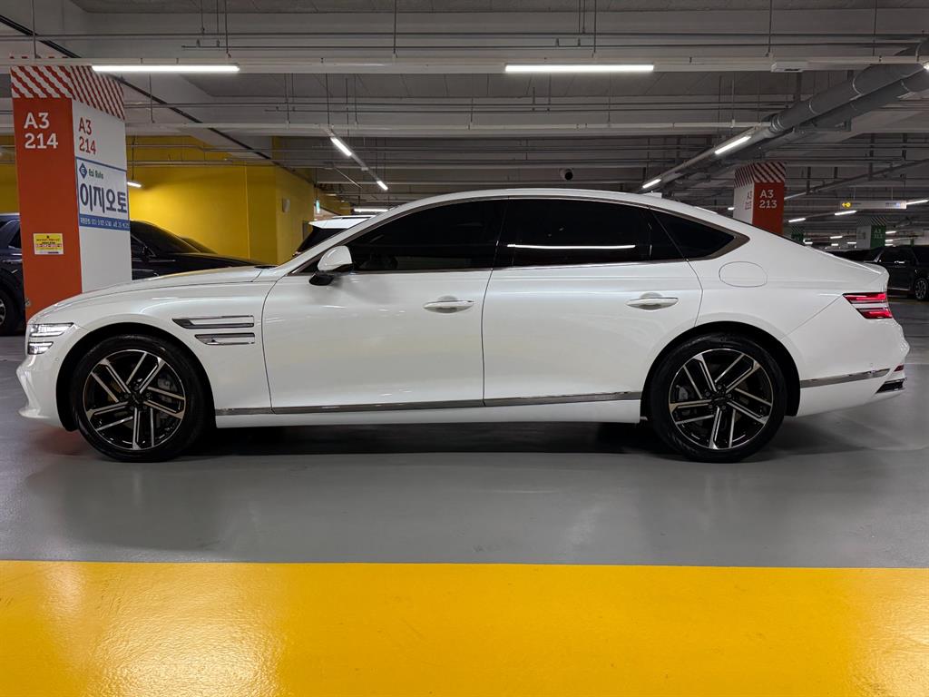 Genesis G80 - Vista 9