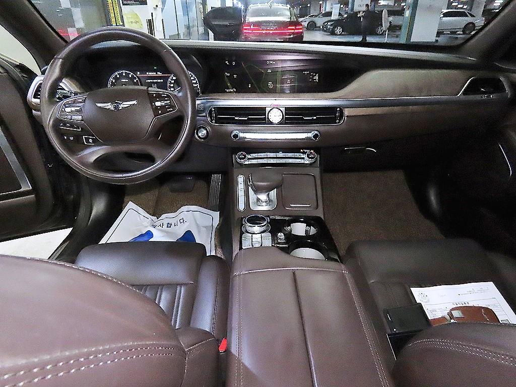 Genesis G90 - Vista 9