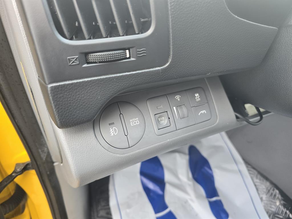 HYUNDAI Starex - Vista 12