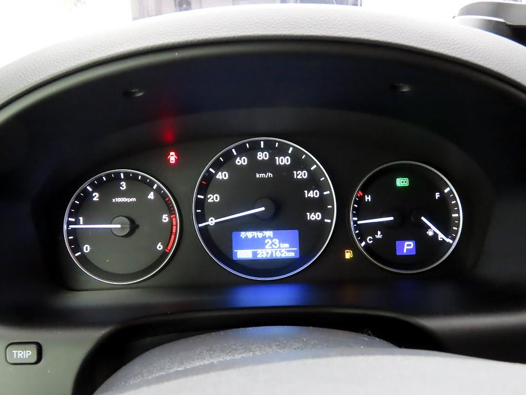 HYUNDAI Starex - Vista 5