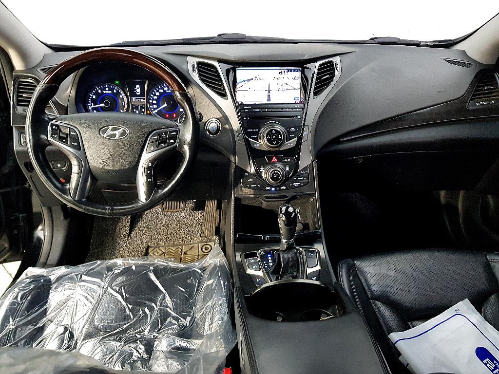 HYUNDAI Grandeur - Vista 5