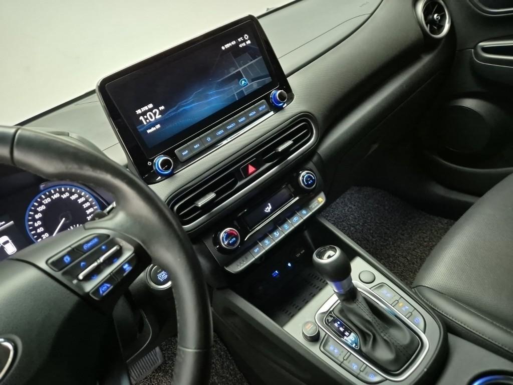 HYUNDAI Kona - Vista 10