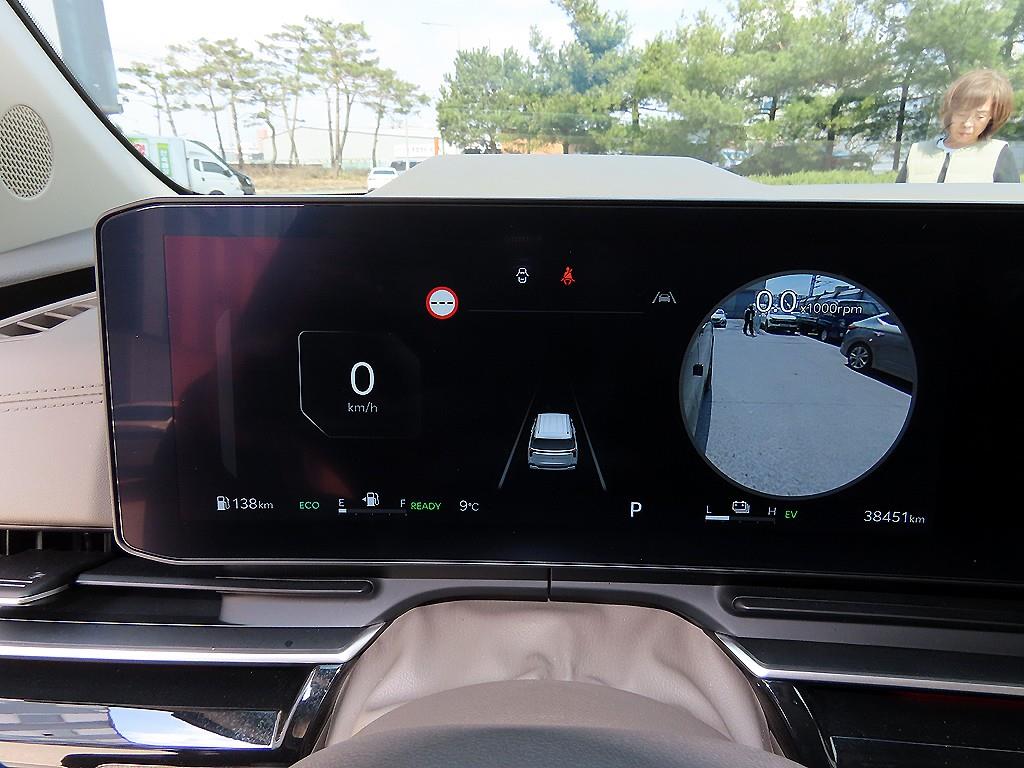 KIA Carnival - Vista 11