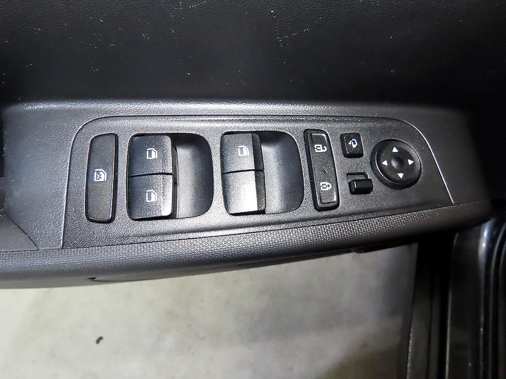 HYUNDAI Casper - Vista 12