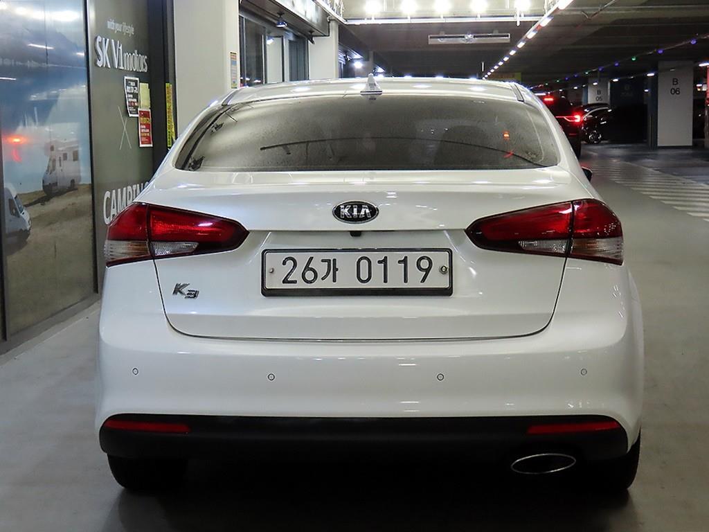 KIA K3 - Vista 5