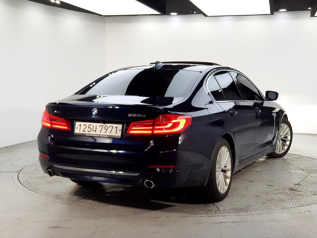 BMW 5 Series - Vista 4