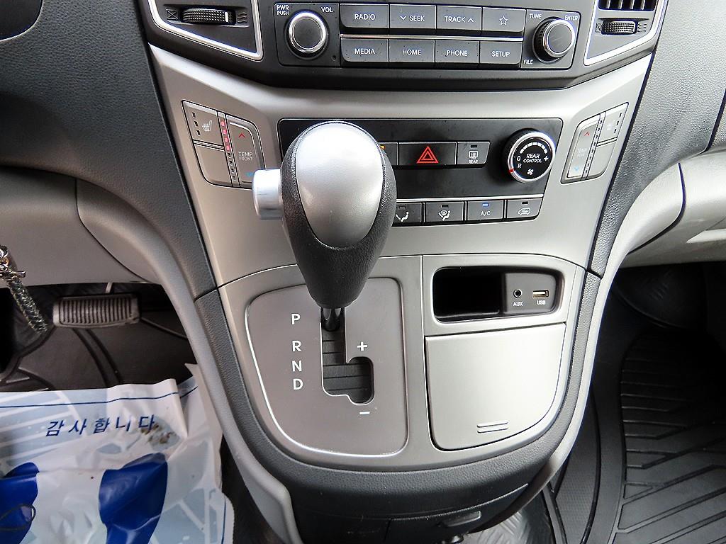 HYUNDAI Starex - Vista 11