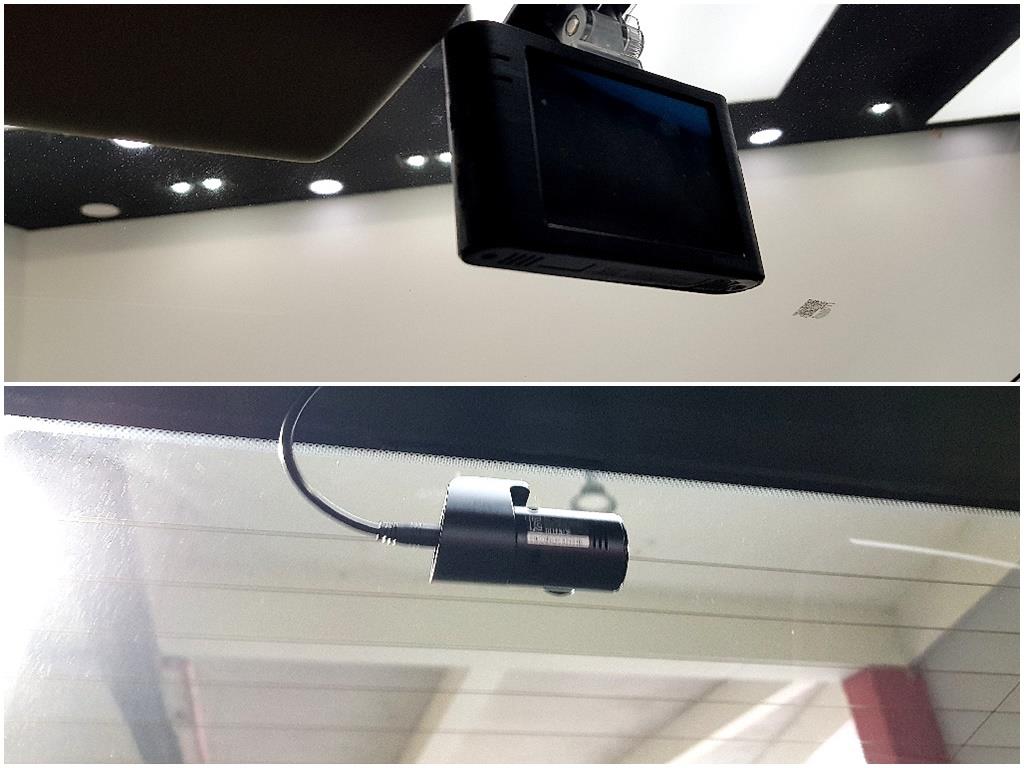 Genesis G80 - Vista 12