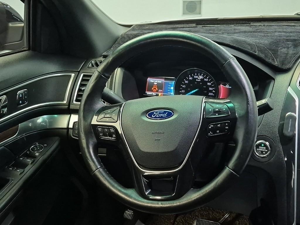 Ford Explorer - Vista 10