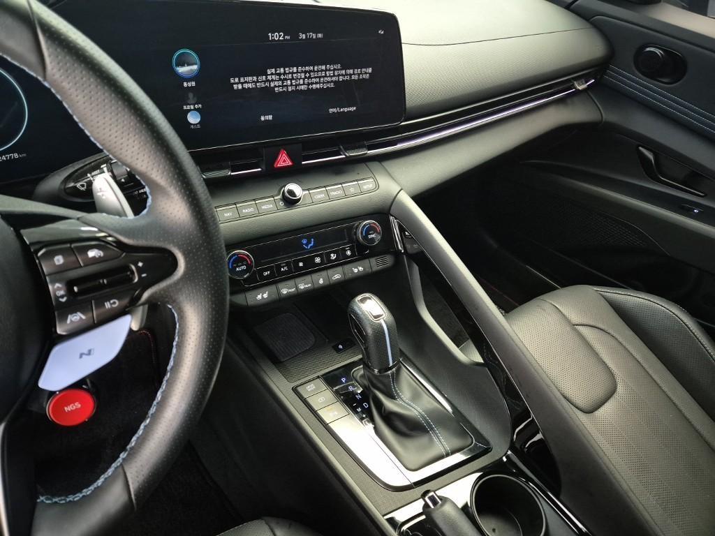 HYUNDAI Avante - Vista 10