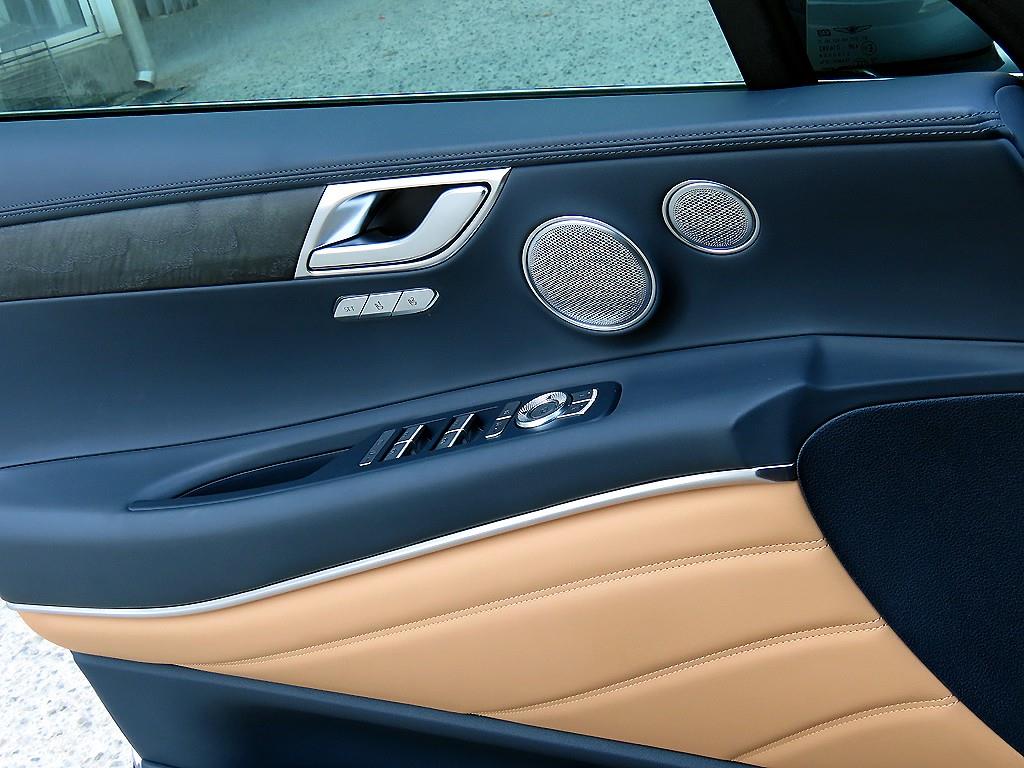 Genesis GV80 - Vista 12