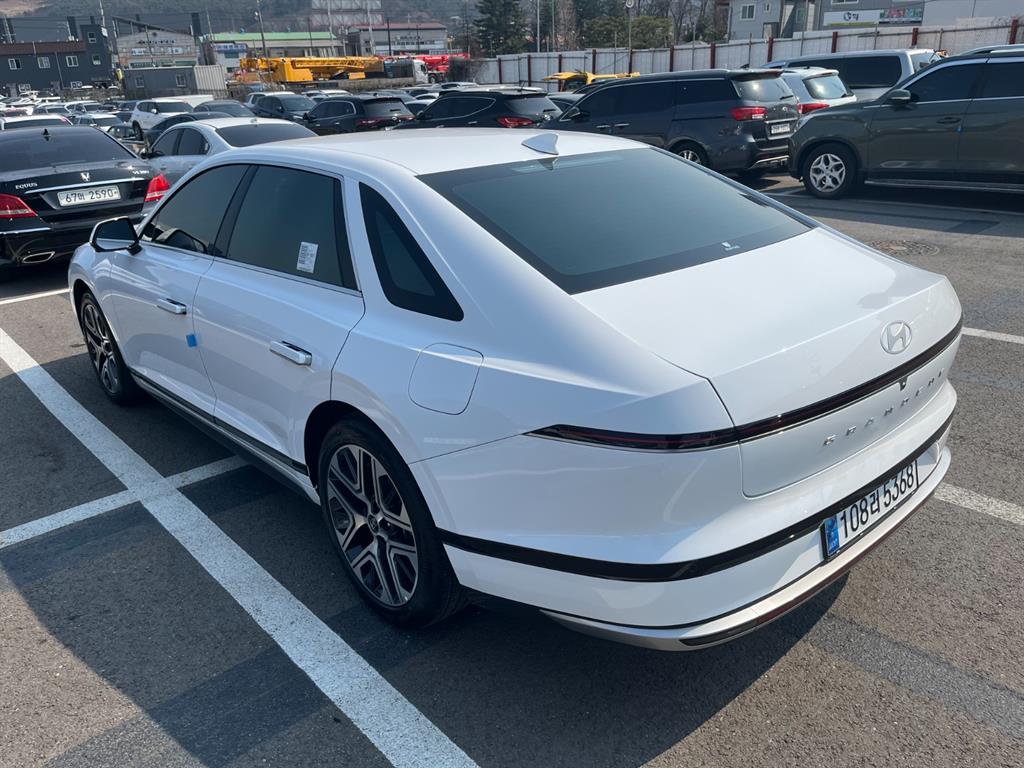 HYUNDAI Grandeur - Vista 5