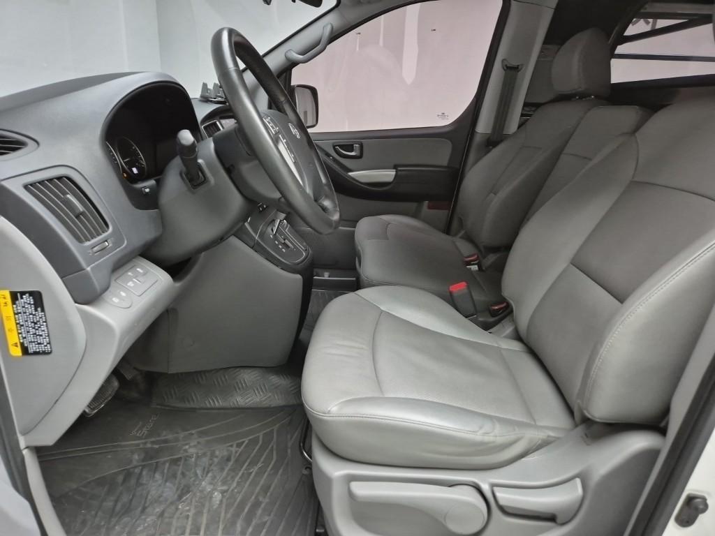 HYUNDAI Starex - Vista 11