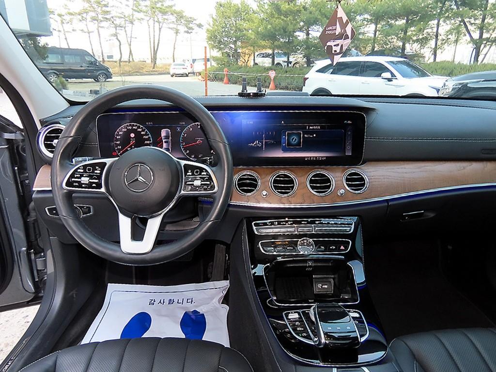 Mercedes Benz E class - Vista 7