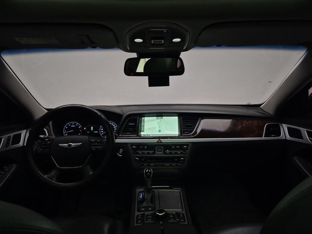 HYUNDAI Genesis - Vista 7