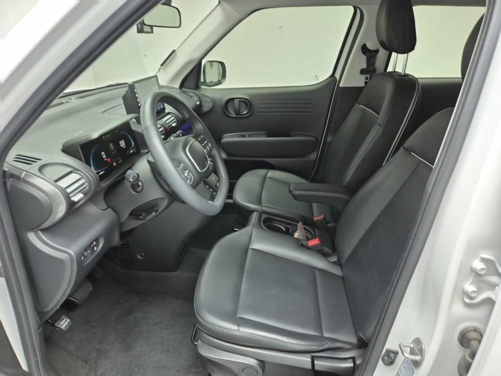 HYUNDAI Casper - Vista 11